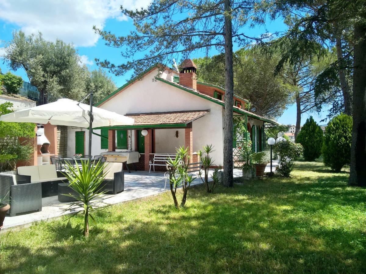 Вилла I Pini House Маджоне Экстерьер фото